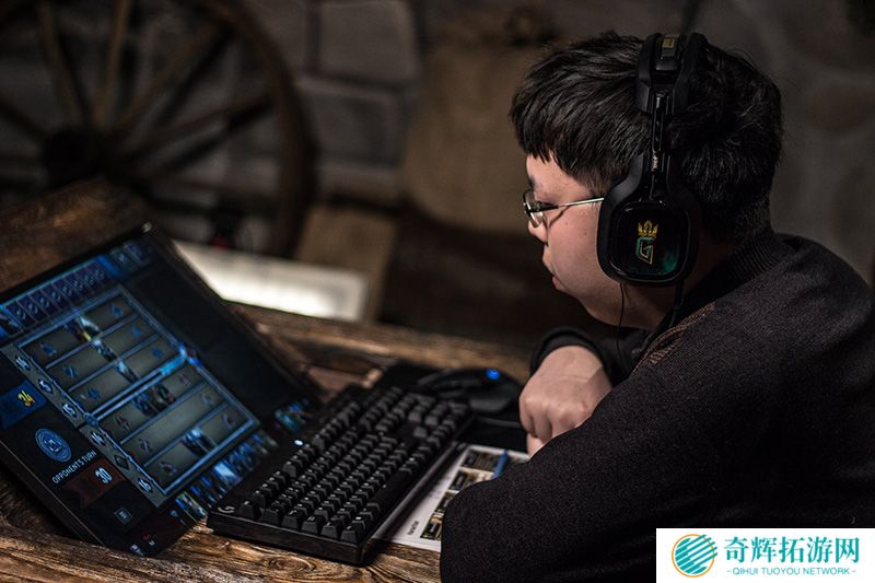 不负众望!中国选手夺《巫师之昆特牌》公开赛冠军